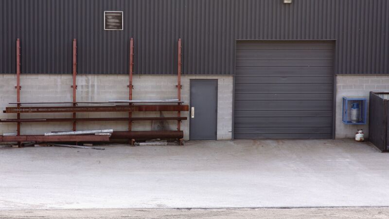 3 Telltale Signs Your Northbrook Garage Door Needs Immediate Repairs